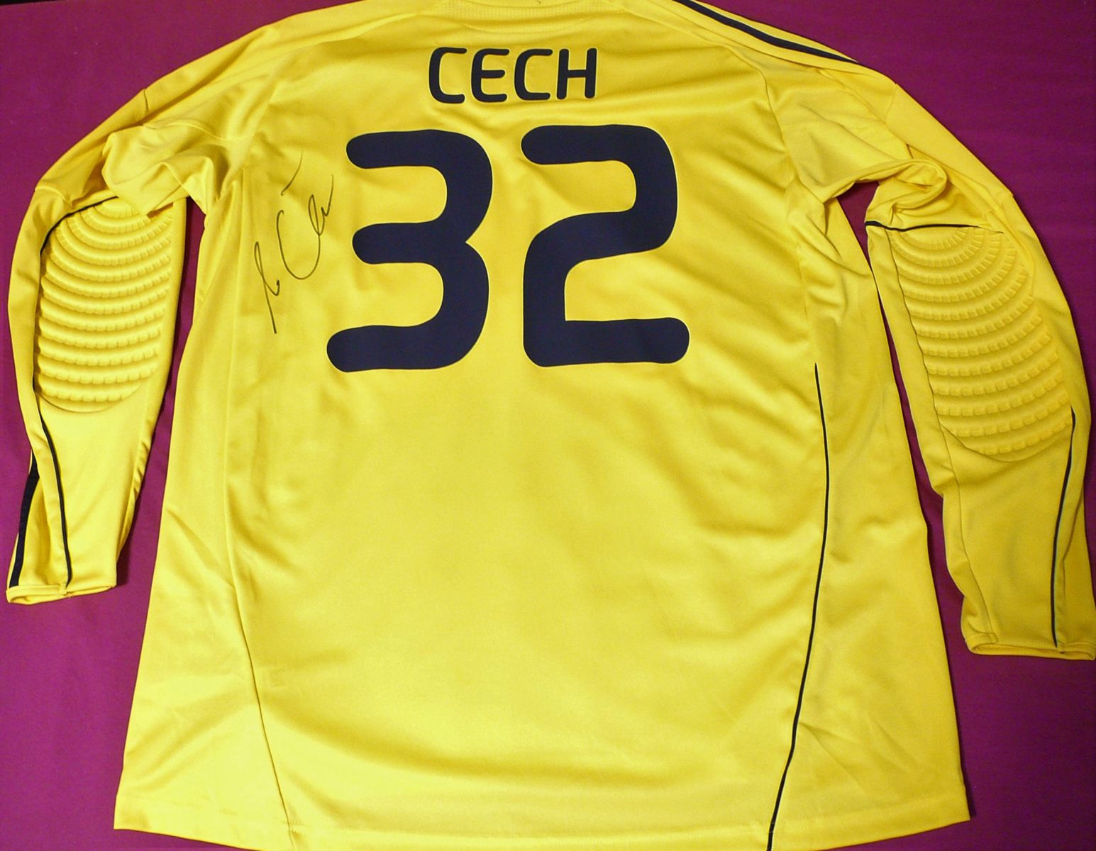 Originál zápasový dres Čecha z FK Lokomotiv Moskva s podpisem photo