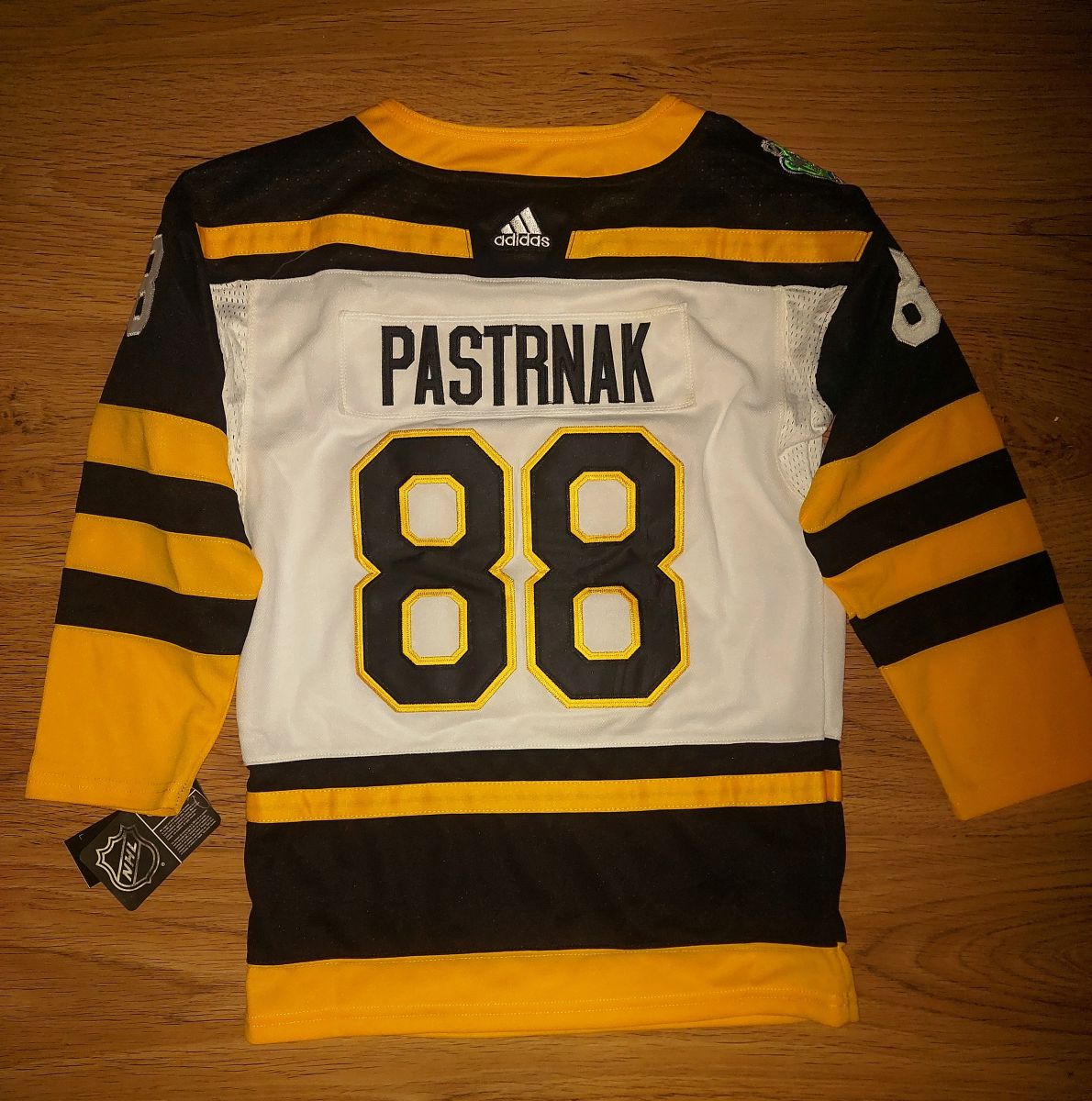 Nová replika dresu Pastrňáka z Bostonu Bruins fotka