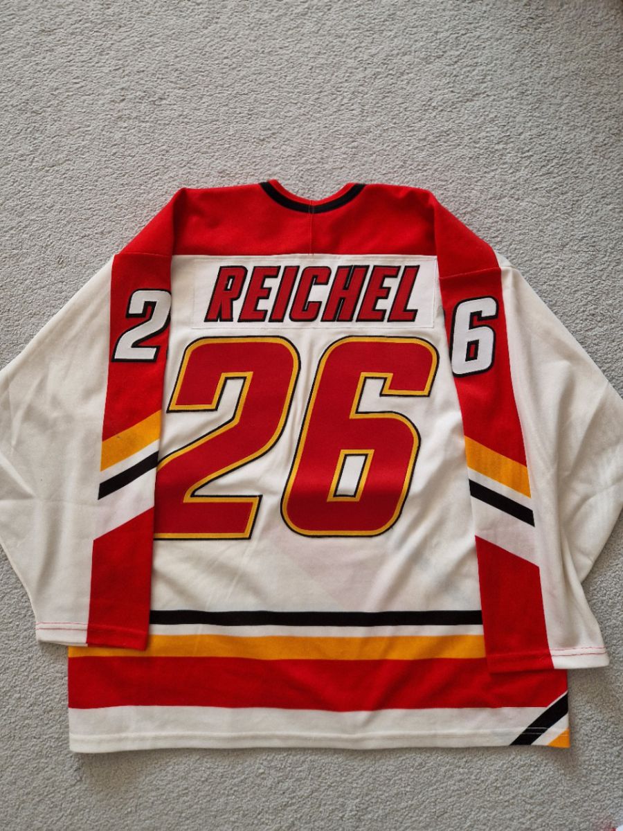 Dres Roberta Reichela z Calgary Flames fotka