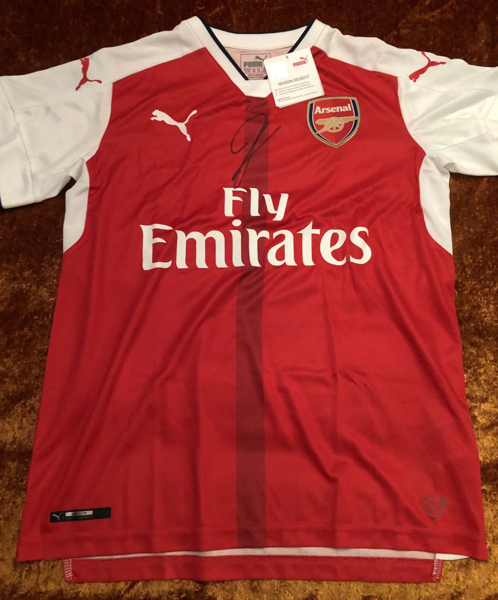 Nový dres Arsenalu FC s podpisem Aubameyanga fotka