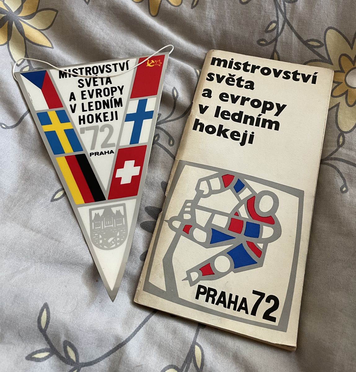 Artefakty upomínající MS 1972 v Praze fotka
