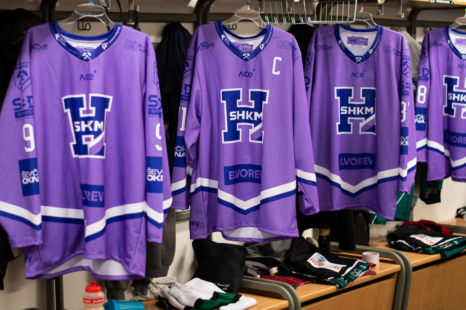 Charitativní aukce originálních dresů Baníku Hodonín z projektu Hokej proti rakovině fotka