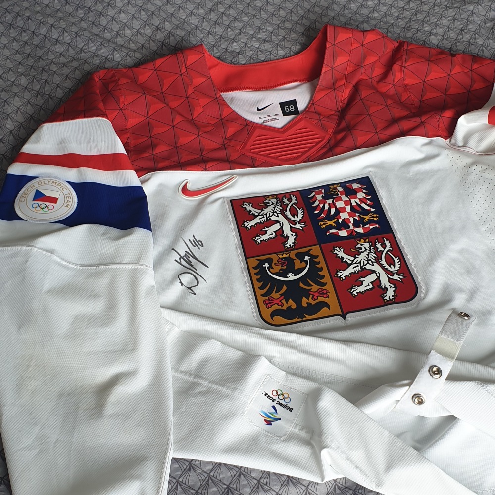 Originál zápasový dres reprezentace z Olympijských her v Pekingu 2022 s podpisem Davida Krejčího photo