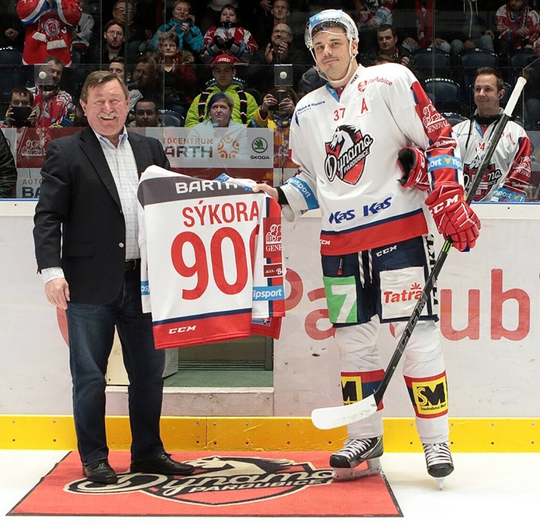 Podepsaná hokejka Petra Sýkory fotka