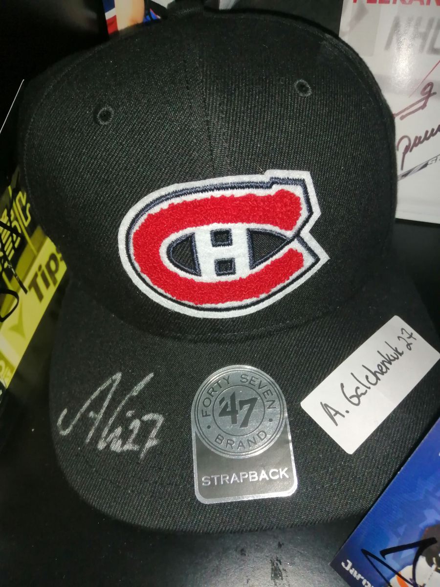Kšiltovka Montrealu Canadiens s podpisem Alexe Galchenyuka fotka