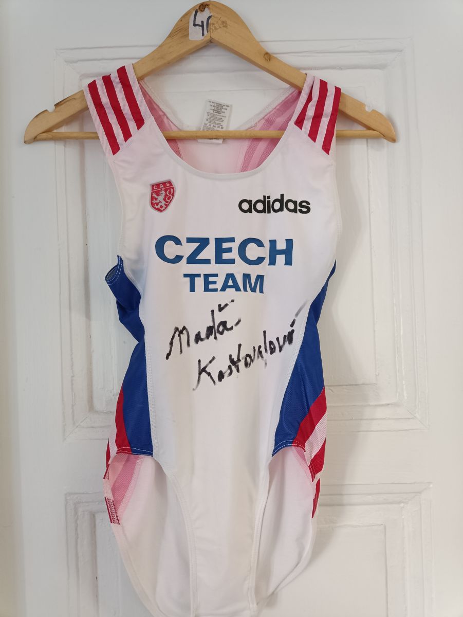 Originální dres běžkyně Naděždy Koštovalové s podpisem photo