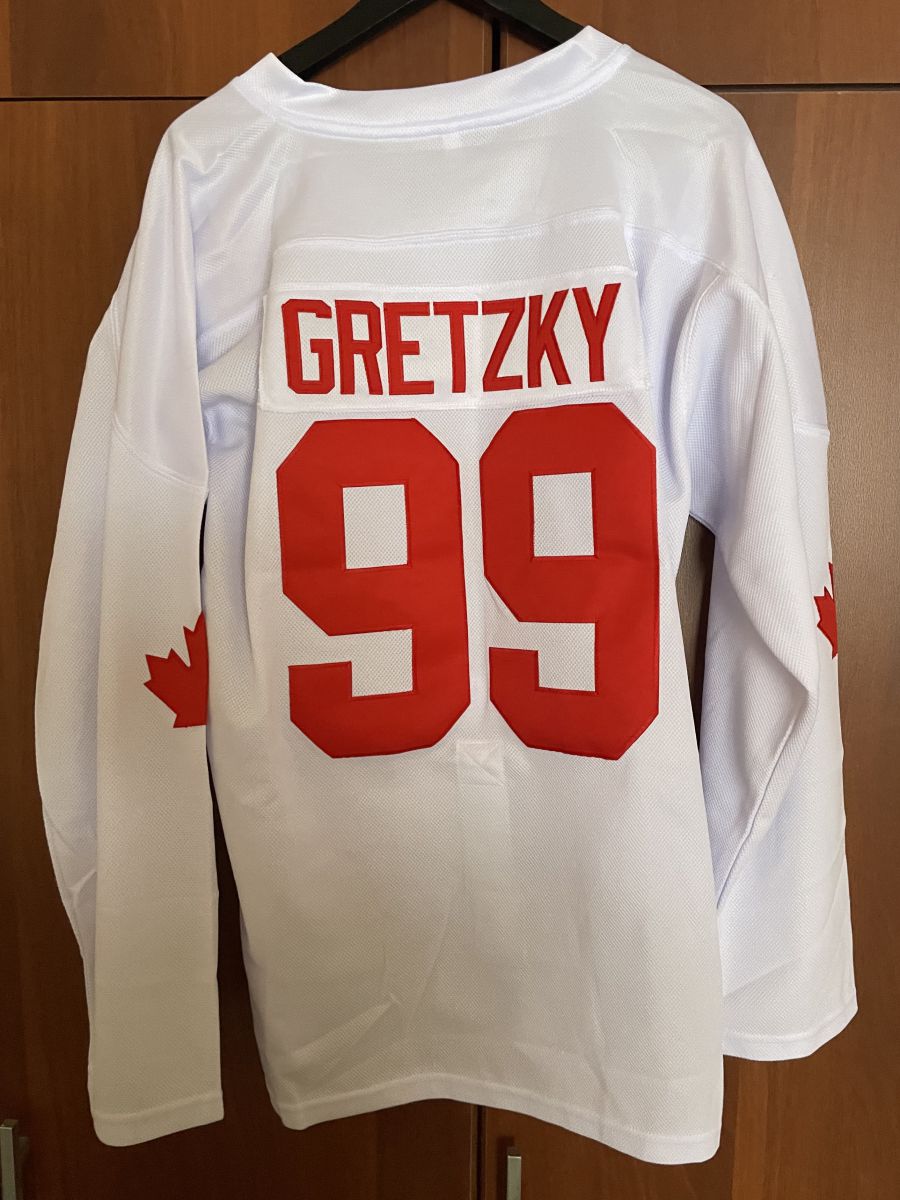 Replika dresu Gretzkyho z Canada Cupu fotka