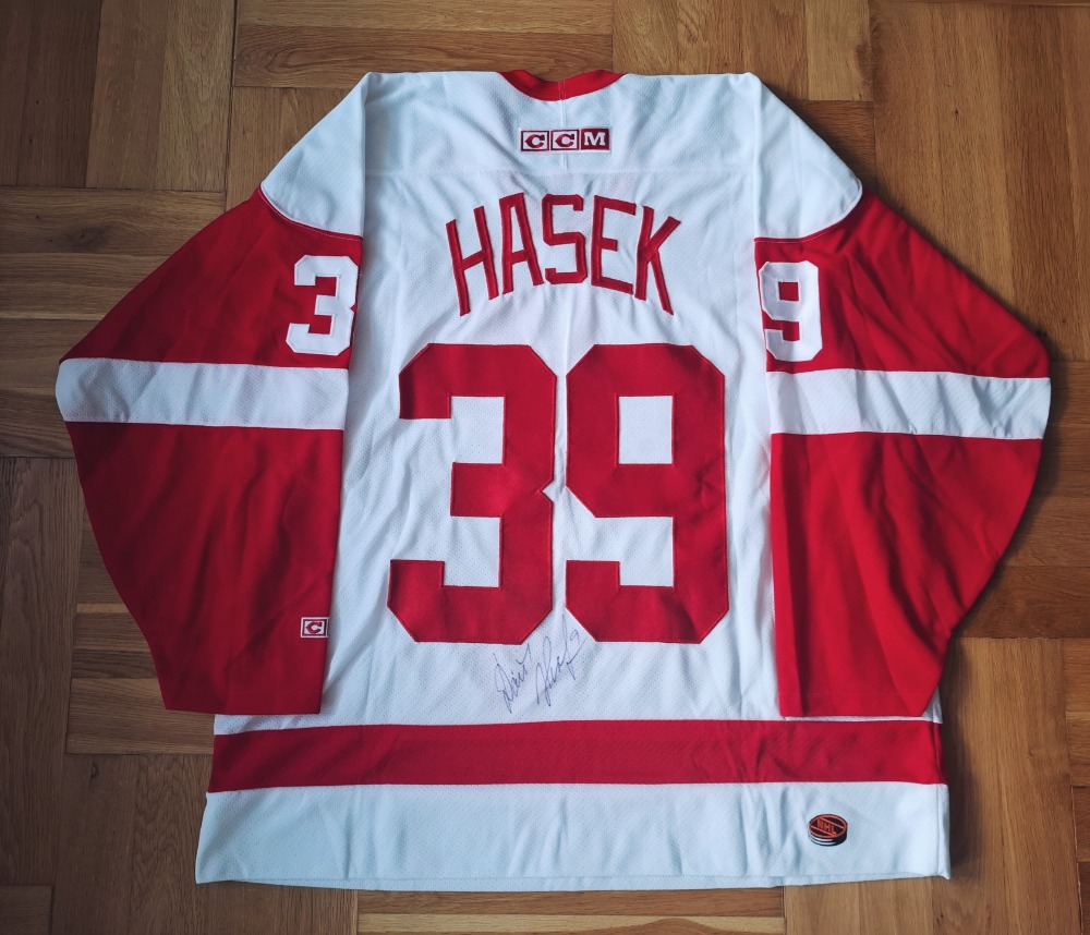 Podepsaná replika dresu Detroitu Red Wings Dominikem Haškem fotka