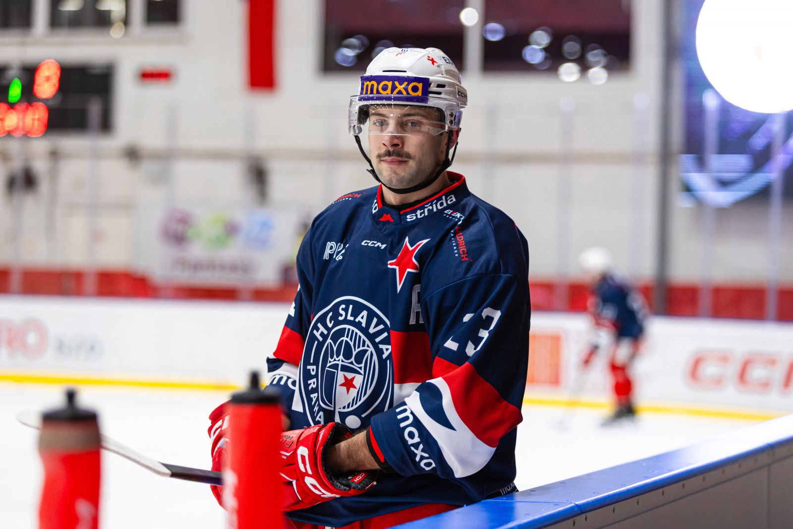 HC Slavia Praha: Dobročinná aukce dresů s knírem fotka